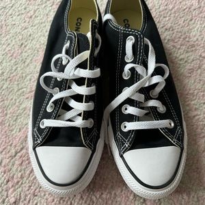BRAND NEW CONVERSE